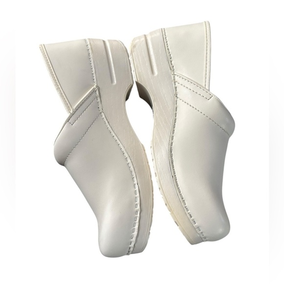 Dansko All White clogs Size 41 - Picture 3 of 7